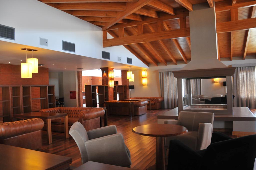 Antu Malal Hotel Пласа-Уинкуль Экстерьер фото