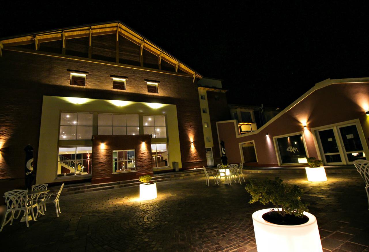 Antu Malal Hotel Пласа-Уинкуль Экстерьер фото