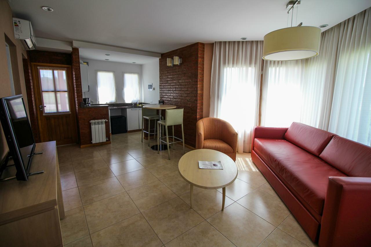 Antu Malal Hotel Пласа-Уинкуль Экстерьер фото